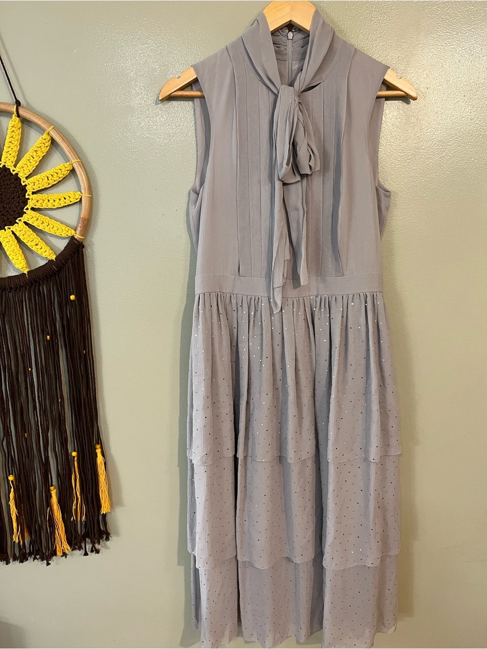 St John Sleeveless Bow-Tie Tiered Midi Dress in Light Gray Formal Cocktail 4